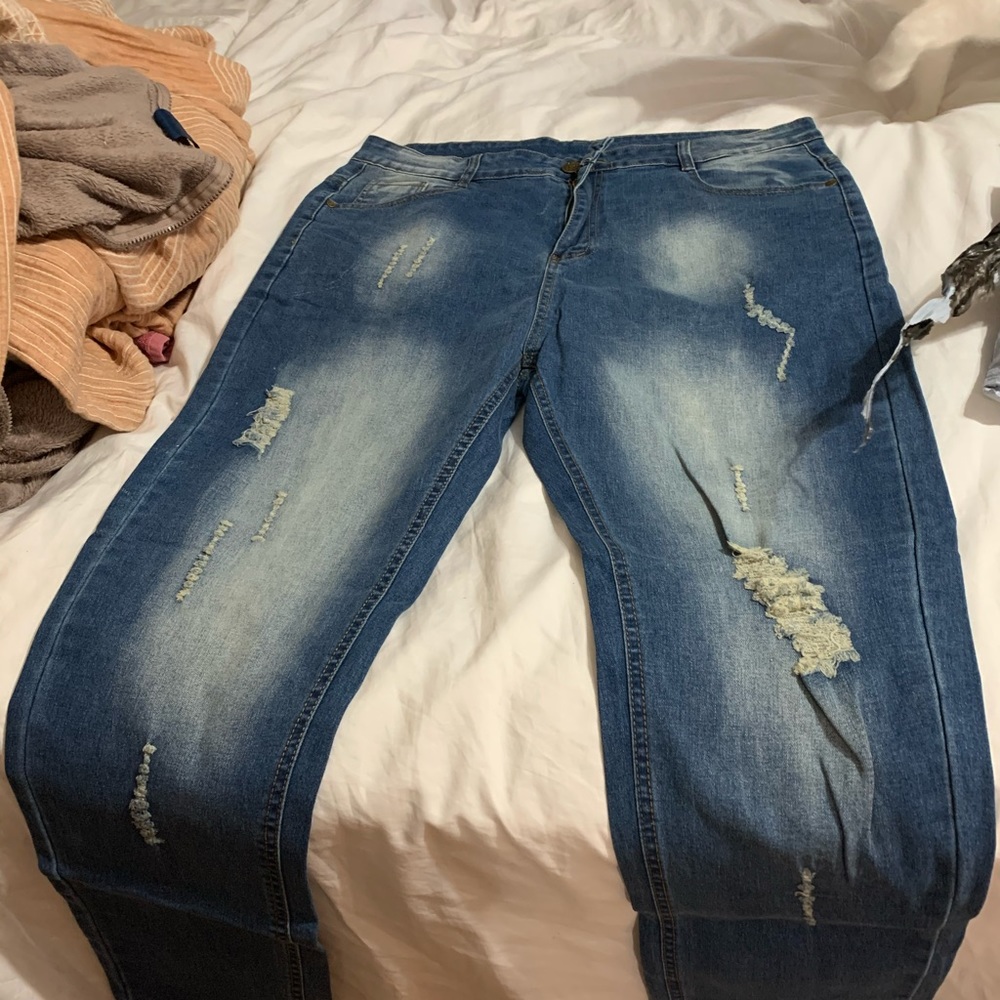 Brand new xxxl blue jeans distressed style